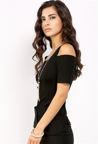 Ribbed Cut Out Shoulder Top W/ Necklace