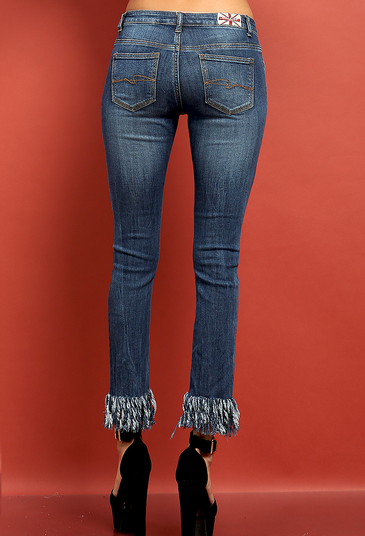 Ripped Knee Jeans With Frayed Hem 