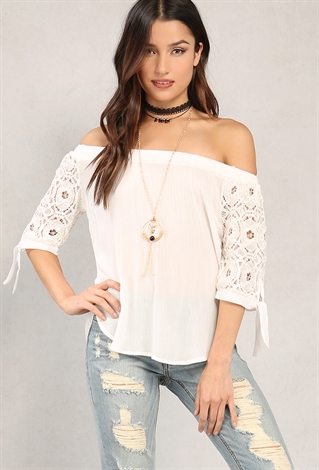 Crochet-Paneled Off-The-Shoulder Top W/ Necklace