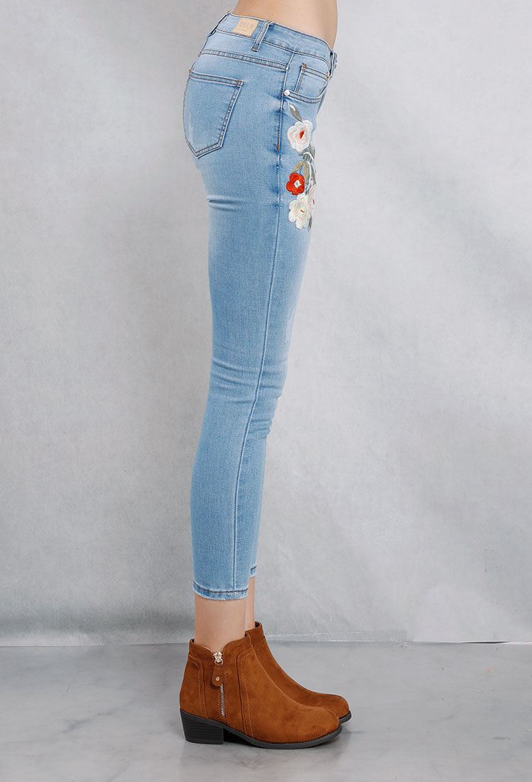 Cropped Floral Embroidered Skinny Jeans