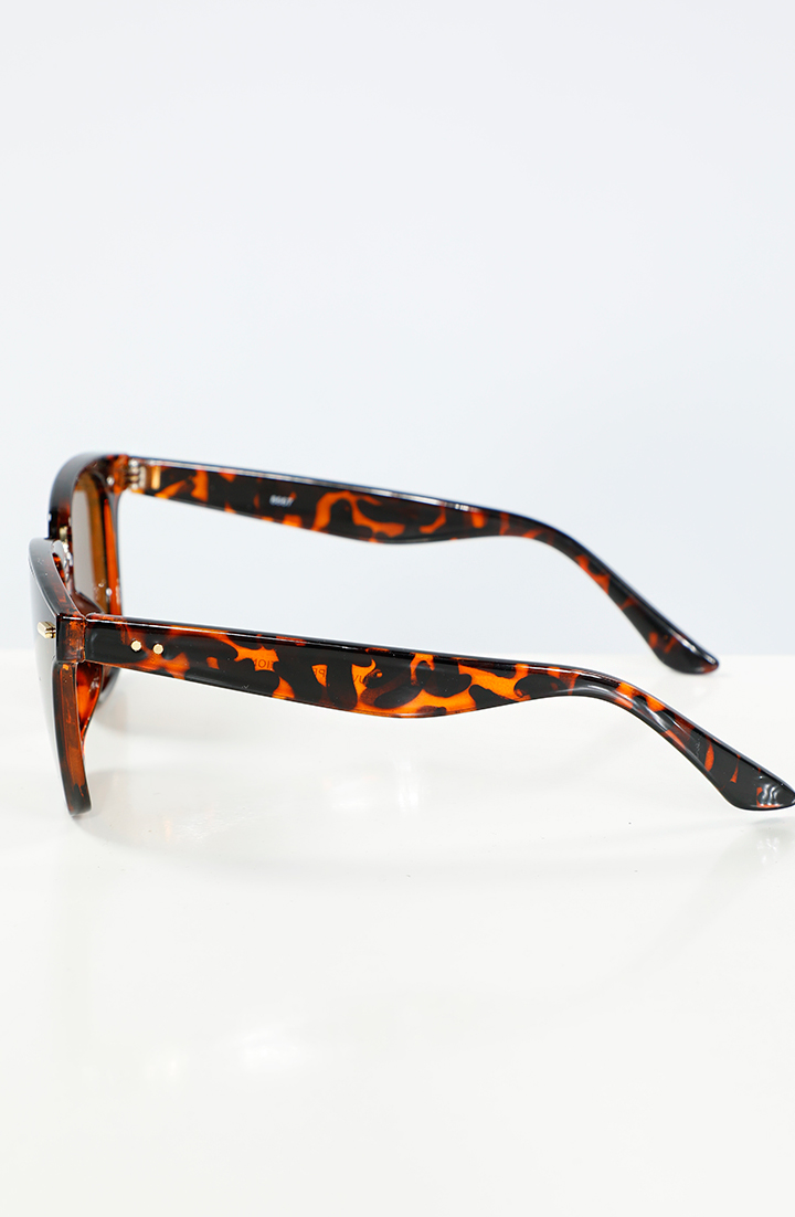 Round Sunglasses With Gradient Lenses 