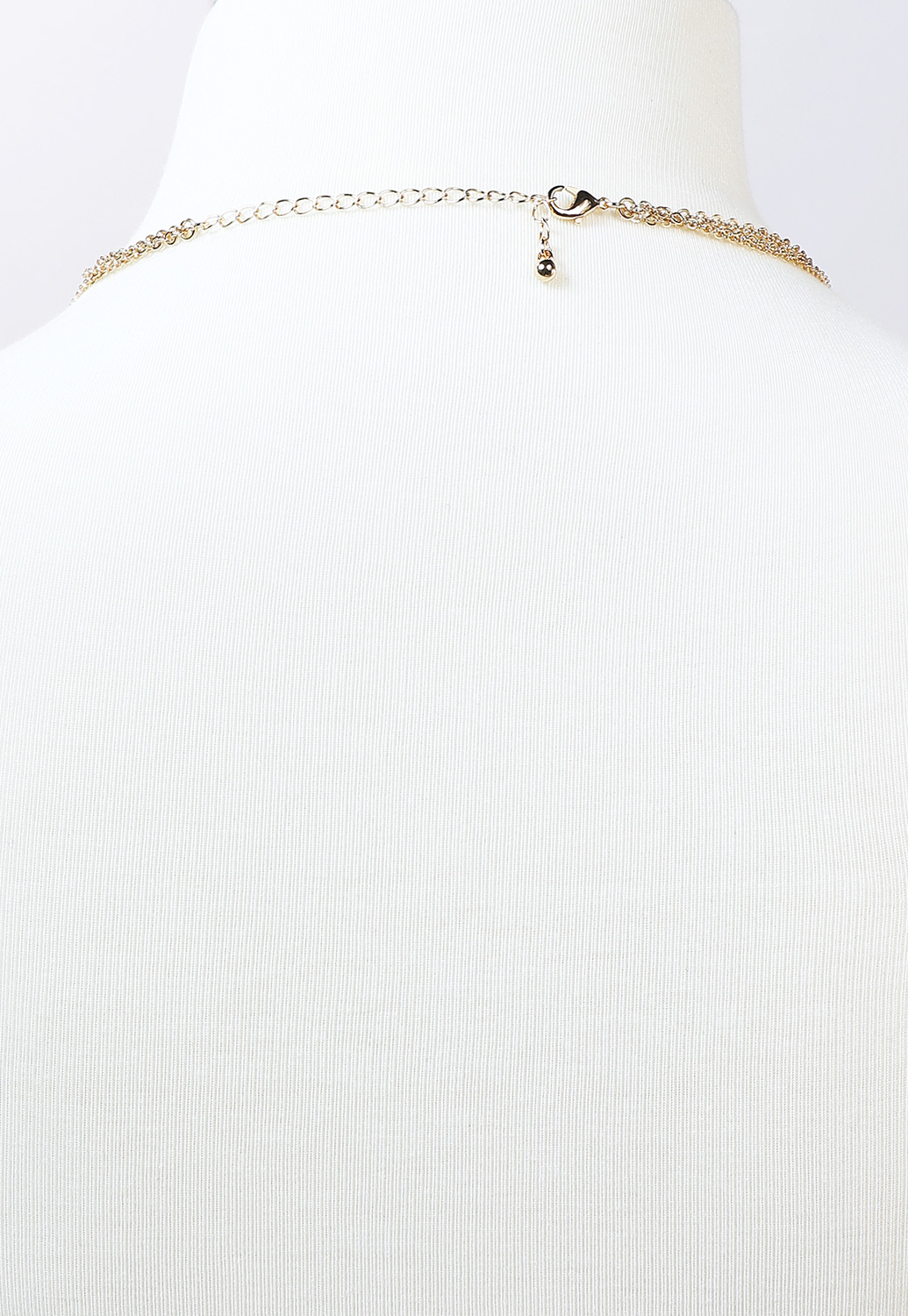 Metallic Pendant Necklace