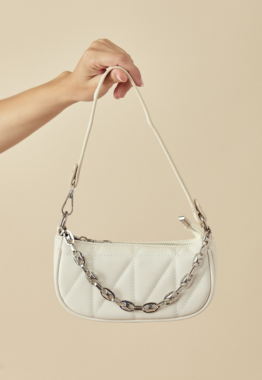 Chain Detail Shoulder Bag 